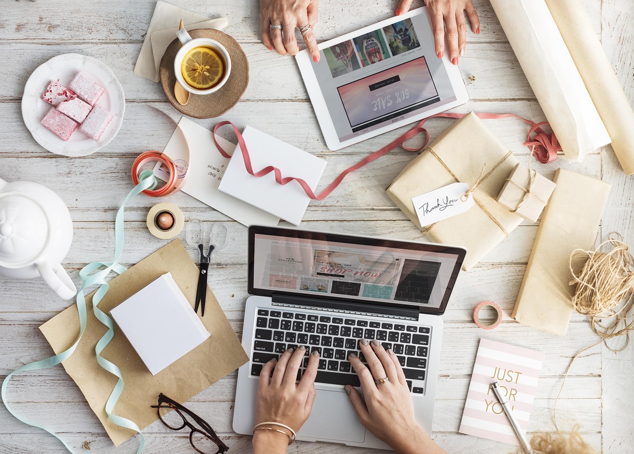 Desktop, laptop, crafts — 2025 Outlook: Understanding Your Medicare Advantage Plan Options