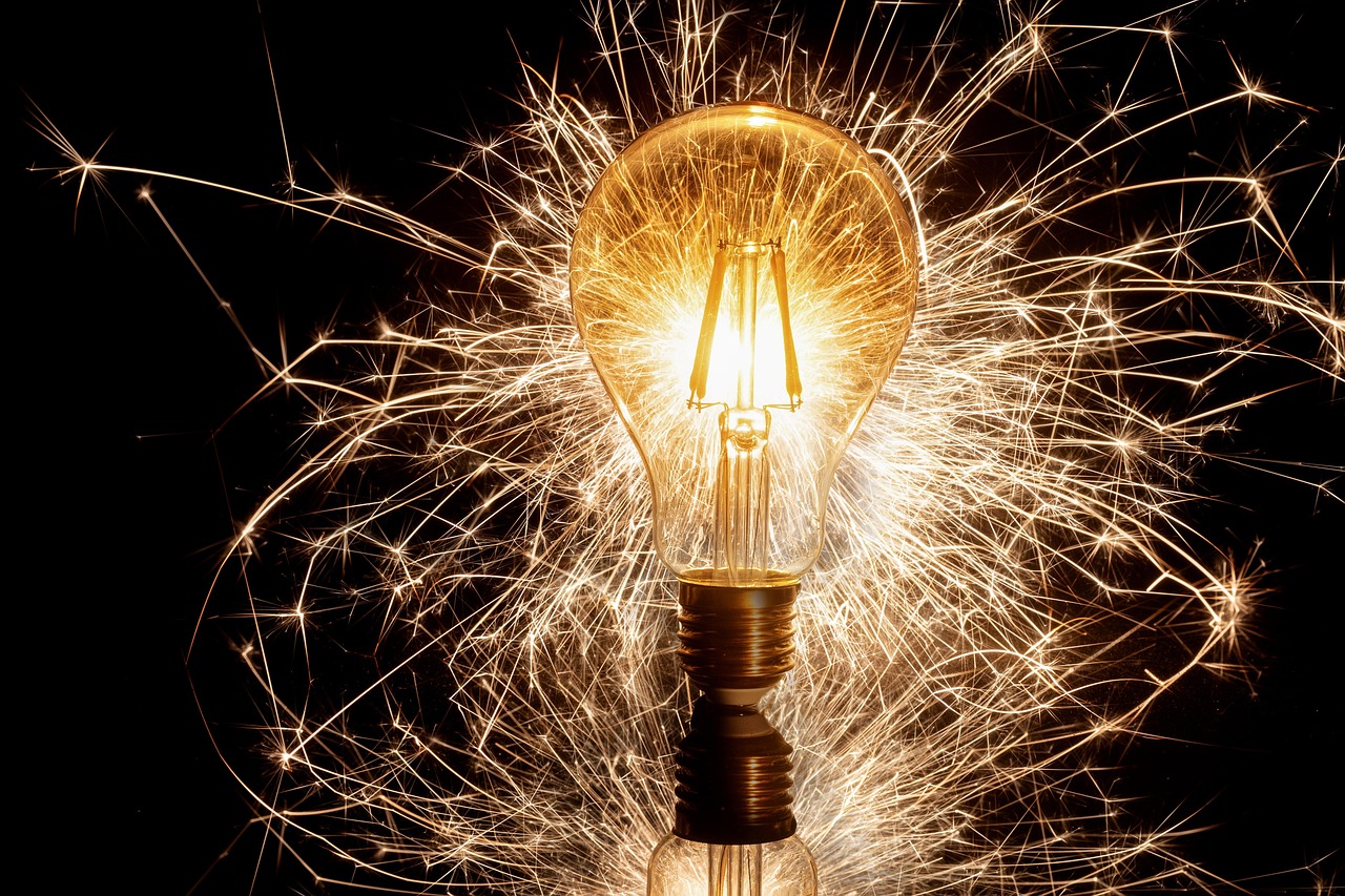 Sparkler, lightbulb, spray candle — Some basic information regarding DayZ as a newbie