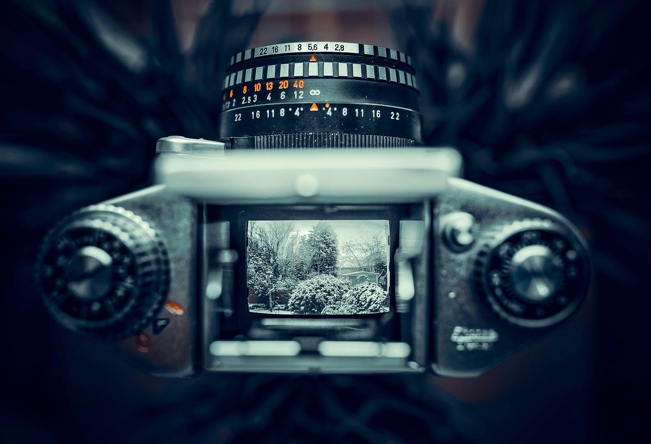 Vintage camera, camera, viewfinder — Technology With Kids